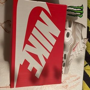 Women’s Nike Air Max Plus Cream/Coral 7.5 with original box